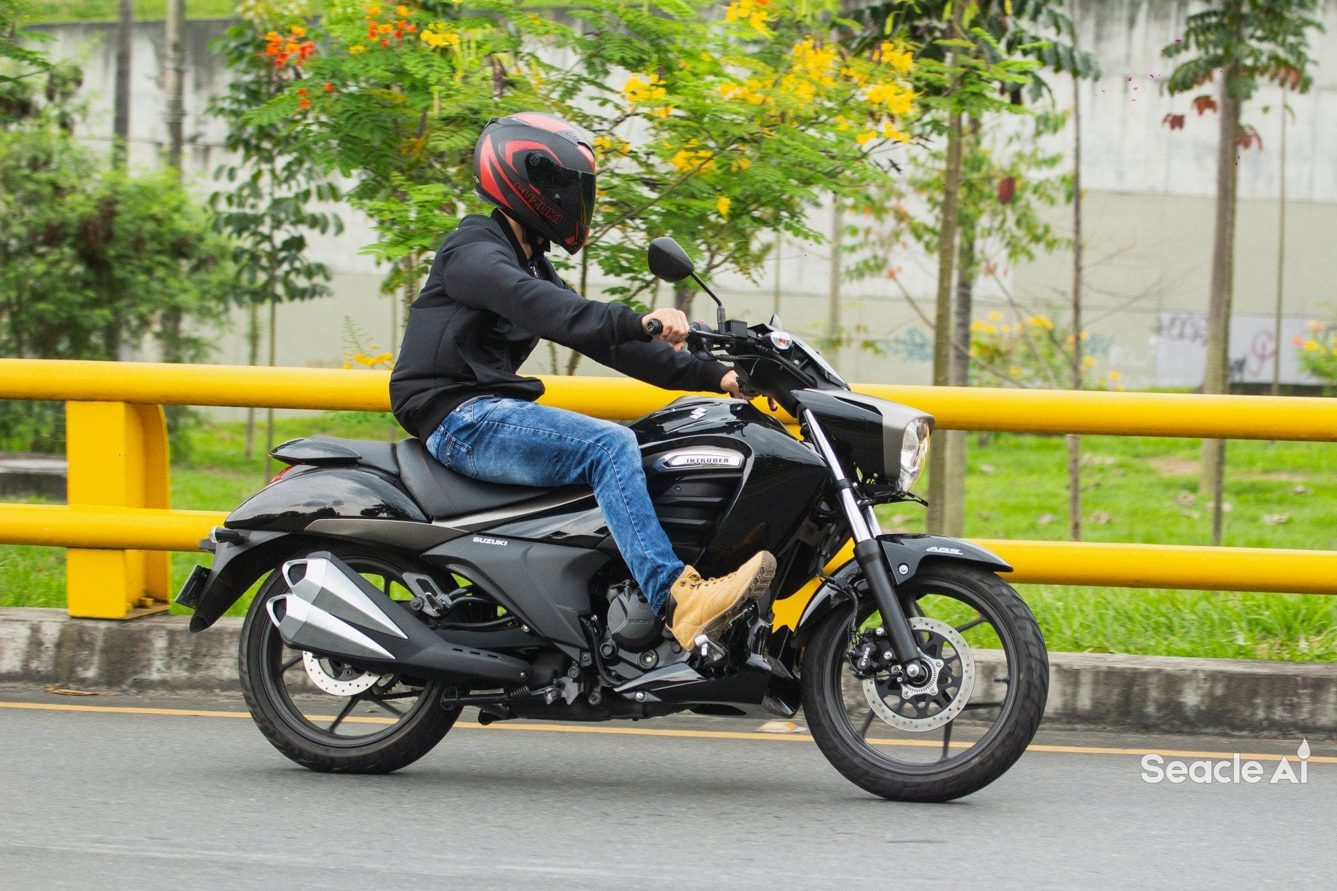 Suzuki Intruder 150