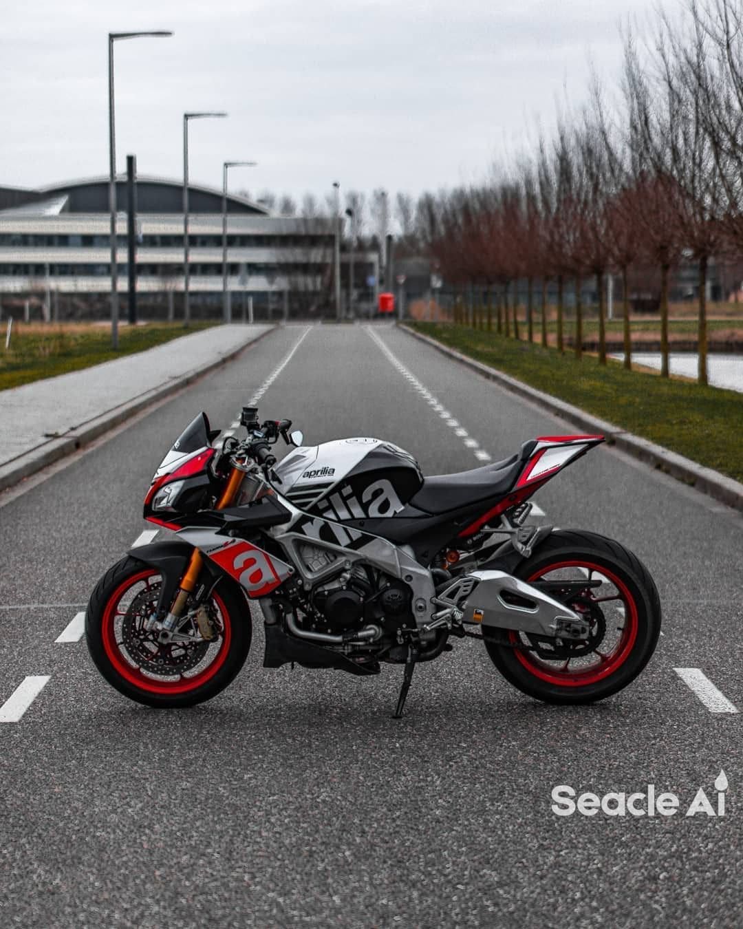 Aprilia Tuono 660